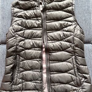 Eddie Bauer Green Quilted Vest for Versatile Layering